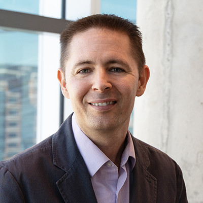 Christopher Rozell, a first-generation scholar and interdisciplinary researcher, serves as the inaugural executive director of Georgia Tech’s Institute for Neuroscience, Neurotechnology, and Society (INNS).